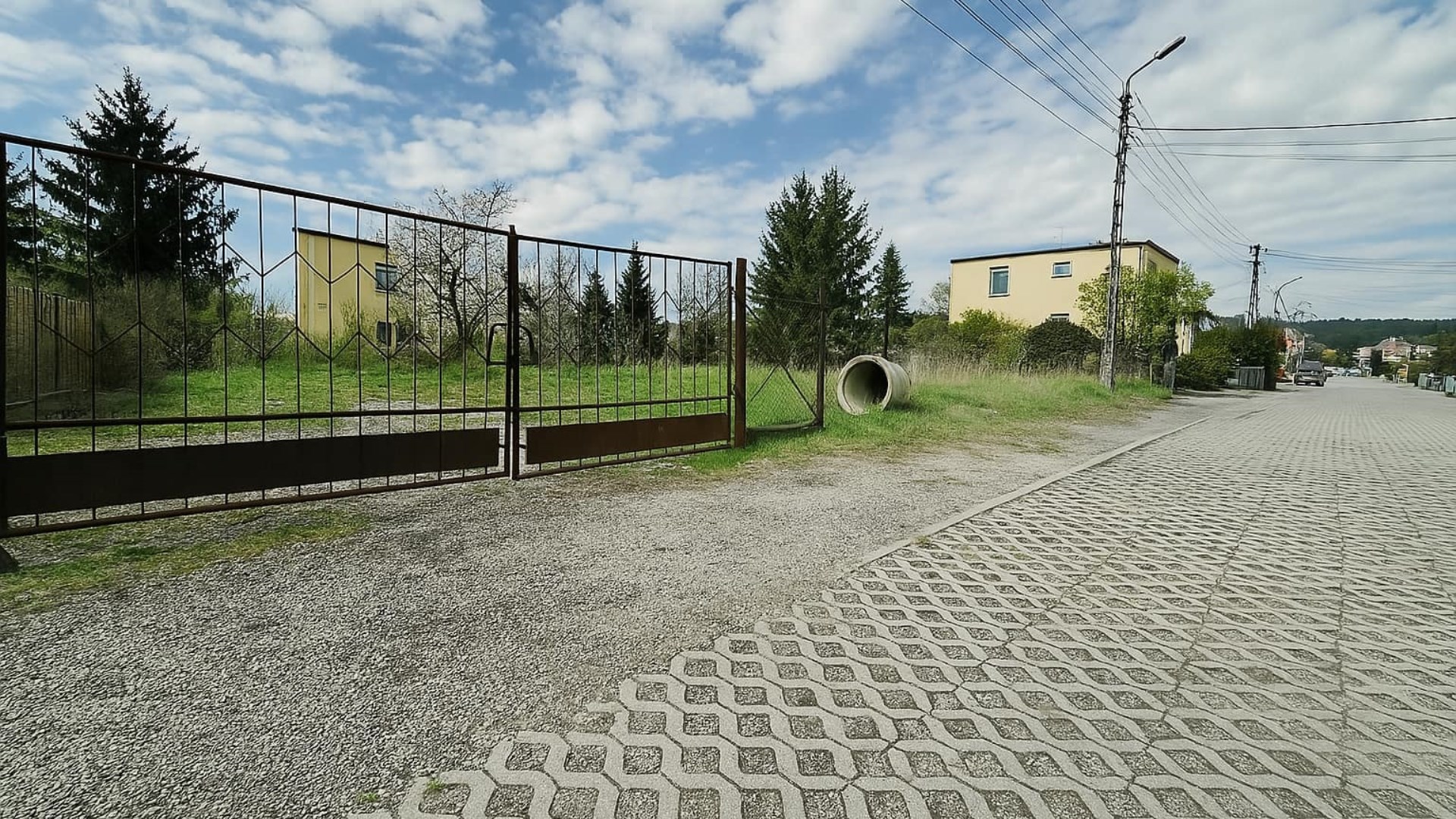Działka na sprzedaż